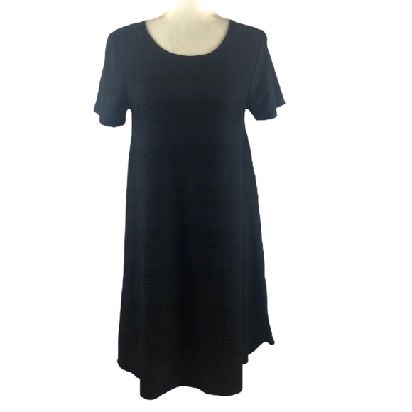 LuLaRoe Dresses & Skirts - Lularoe Carly Solid Black Textured Striped Dress